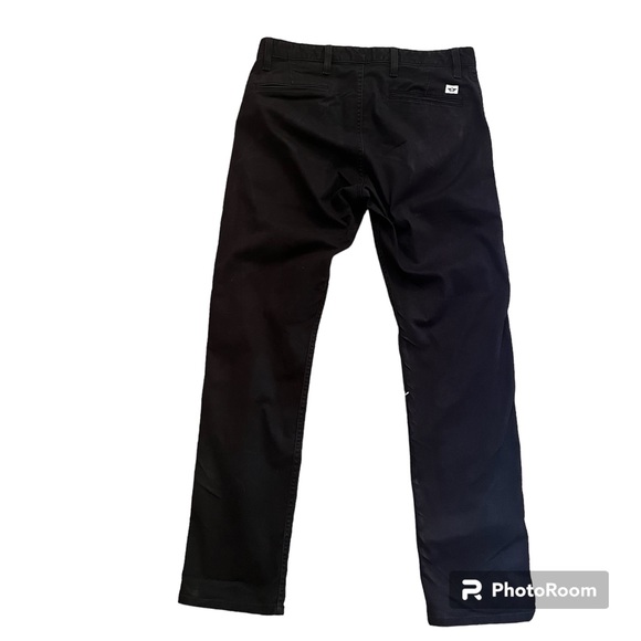 Men’s Original Dockers Alpha Khaki Pants - Picture 2 of 3